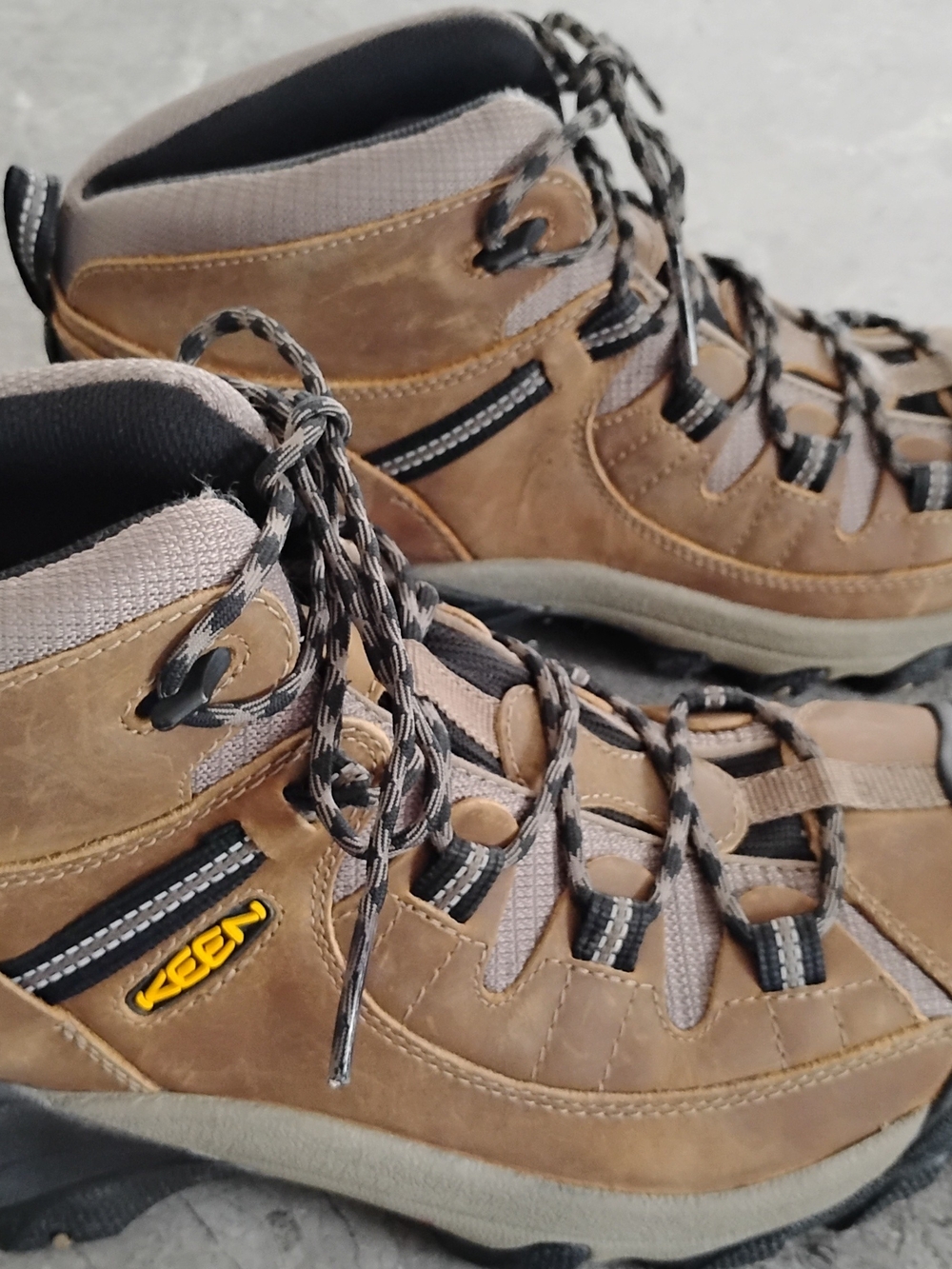 KEEN Men’s 8 Brown Waterproof Hiking Boots - Like New - Free Shipping - Picture 3 of 16